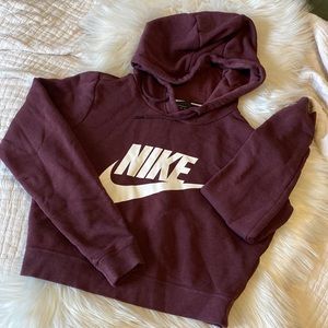 N i k e • Cropped hooded sweatshirt